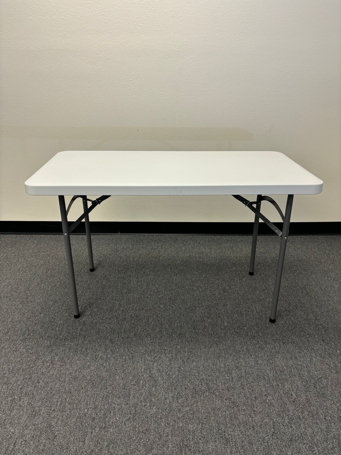 4 FT - Plastic Rectangular Adult Table