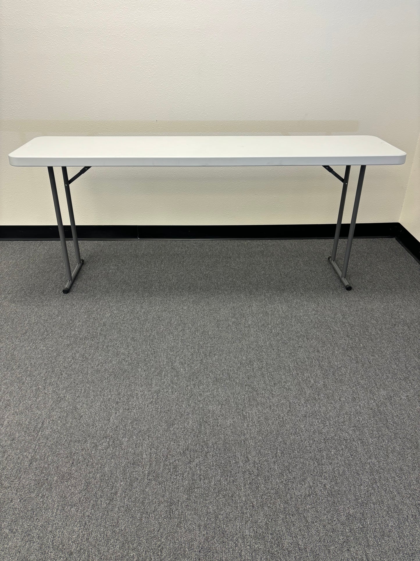 6 FT - Plastic Skinny Table