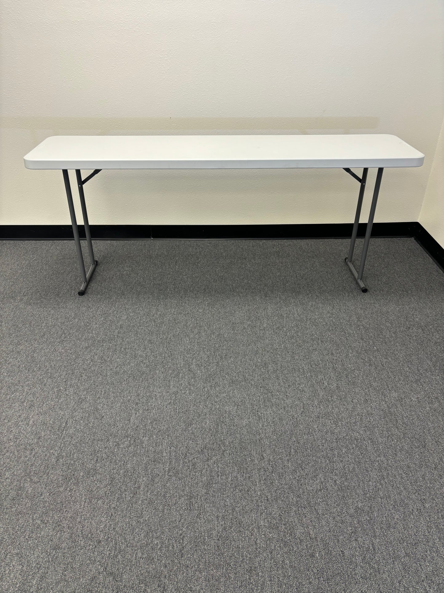 6 FT - Plastic Skinny Table